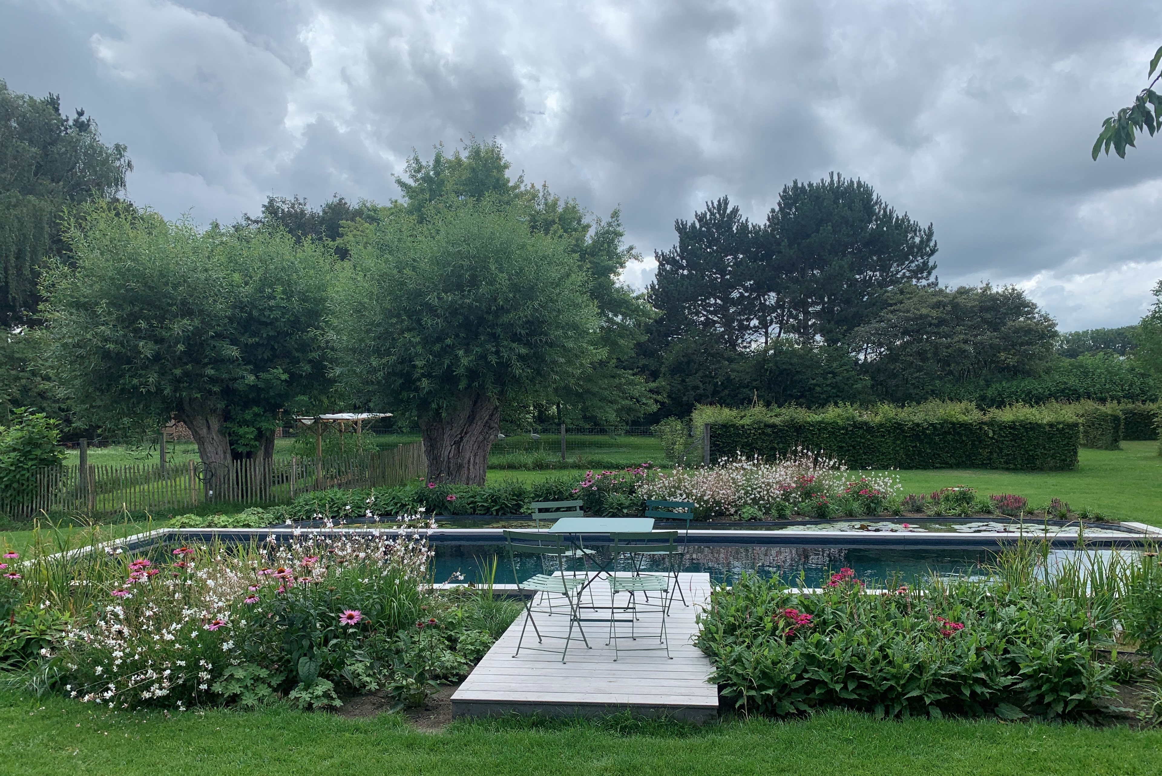 pool-in-belgian-country-garden 4